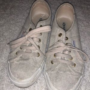 Wheat colored supergas